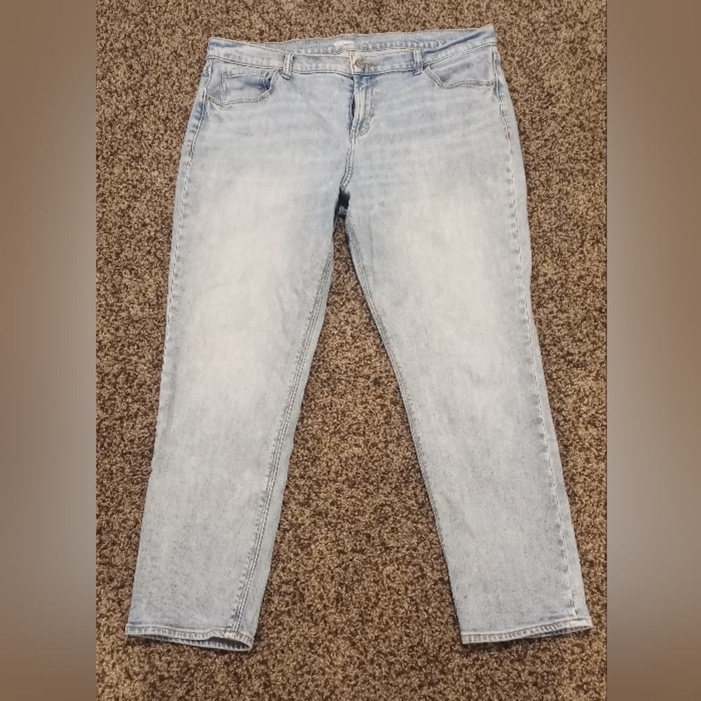 Old Navy Mid-Rise Boyfriend Jeans Size 14 Light Wash